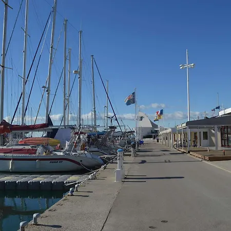 Climatise Avec Piscine, Proche Et Centre, Parking Prive - 4 Couchages - Fr-1-250-146 Apartment